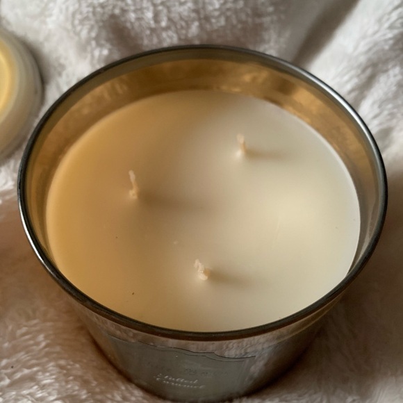 White Barn Salted Caramel Candle - Picture 3 of 4